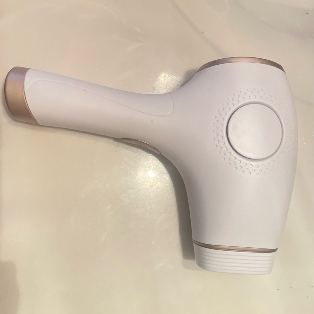 IPL Device - Picture 2 of 3